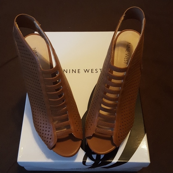 Nine West Wedges - Picture 2 of 4